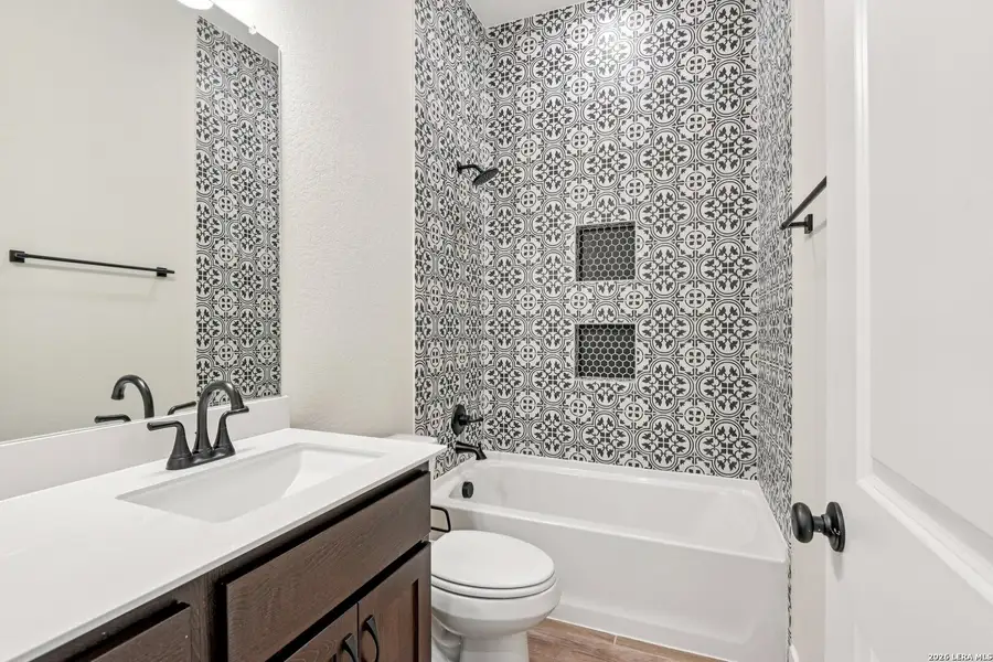 Furnished interior view inside a new home in Village at Three Oaks, Seguin (Image 14). Furnished interior view inside a new home in Village at Three Oaks, Seguin (Image 14).