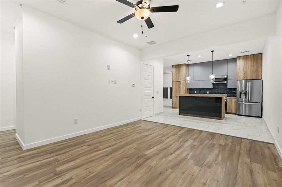 Spacious, unfurnished interior of a new home in , Dallas (Image 9).