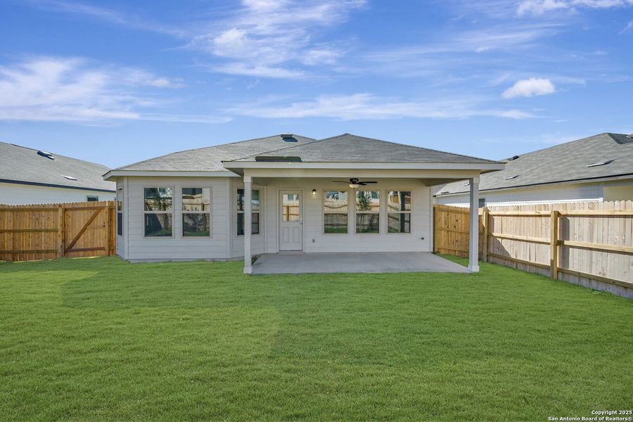 Exterior details and patio area of a home in Greenspoint Heights, Seguin (Image 3).