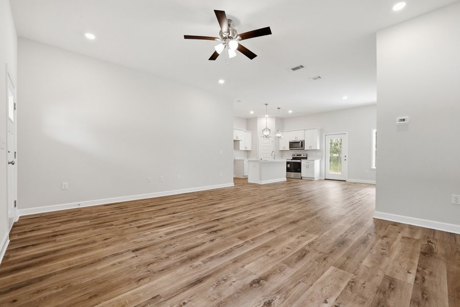 Spacious, unfurnished interior of a new home in , Crestview (Image 31).