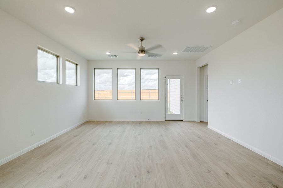 Spacious, unfurnished interior of a new home in Trinity Ranch, Elgin (Image 15). Spacious, unfurnished interior of a new home in Trinity Ranch, Elgin (Image 15).