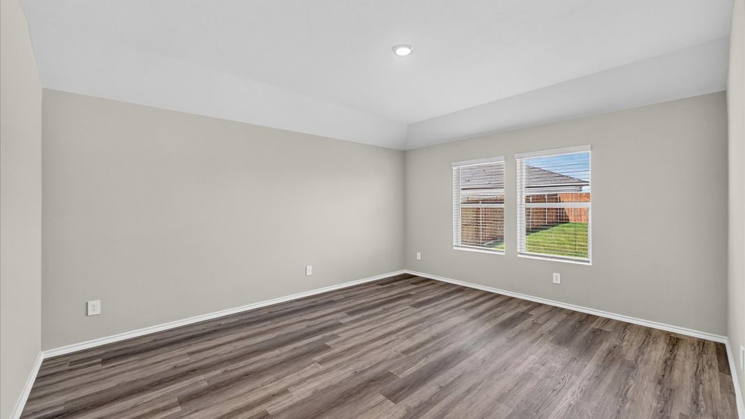 Spacious, unfurnished interior of a new home in Lankford Farms, Cleburne (Image 16).