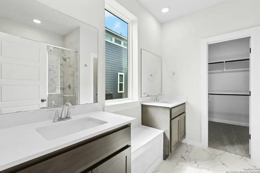 Furnished interior view inside a new home in Willowbrook, New Braunfels (Image 5).