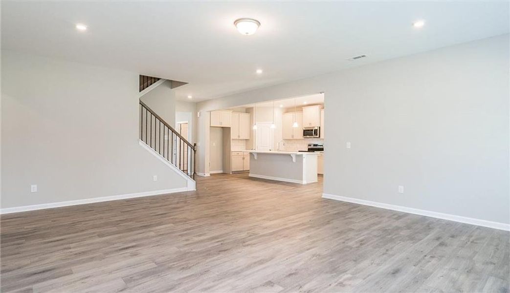 Spacious, unfurnished interior of a new home in Sagebrook, Powder Springs (Image 17).
