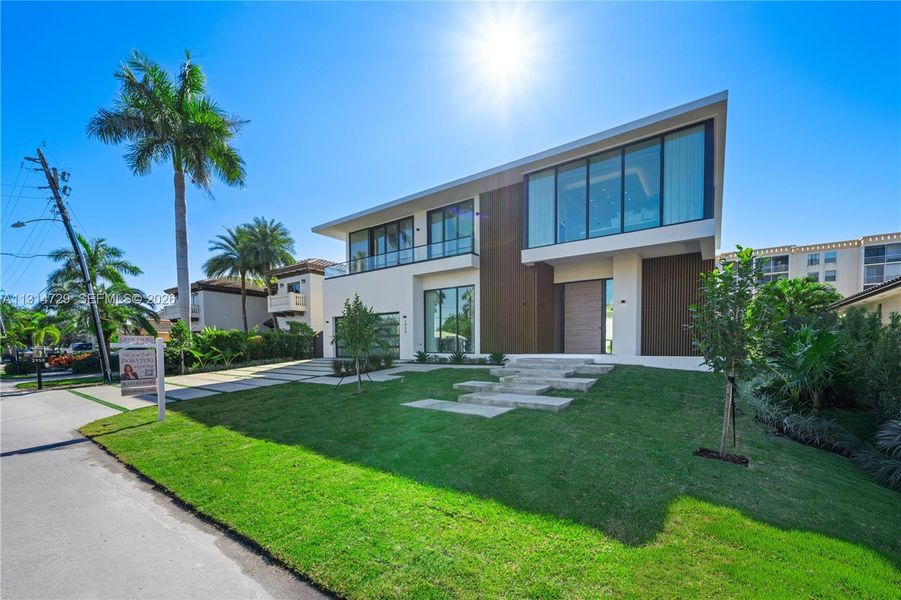 Exterior details and patio area of a home in , North Miami Beach (Image 26).