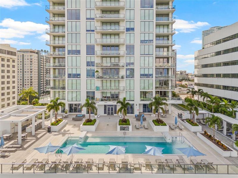 Condo located in St. Petersburg, FL showcasing its design and architecture (Image 22). Condo located in St. Petersburg, FL showcasing its design and architecture (Image 22).