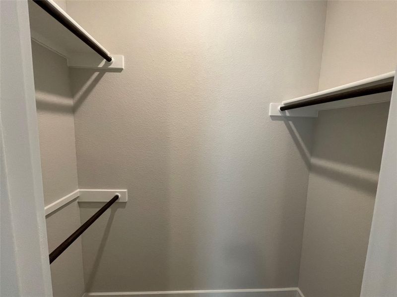 Walk-in Closet Walk-in Closet