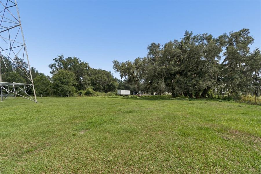 Natural landscape and outdoor views near in Plant City (Image 50). Natural landscape and outdoor views near in Plant City (Image 50).
