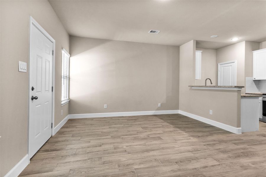 Spacious, unfurnished interior of a new home in , Willis (Image 40).
