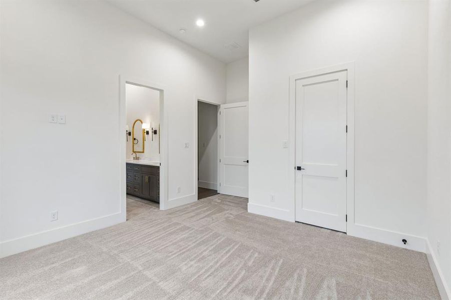 Spacious, unfurnished interior of a new home in , Weatherford (Image 28). Spacious, unfurnished interior of a new home in , Weatherford (Image 28).