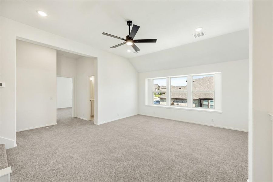 Spacious, unfurnished interior of a new home in Trees Farm, DeSoto (Image 33). Spacious, unfurnished interior of a new home in Trees Farm, DeSoto (Image 33).