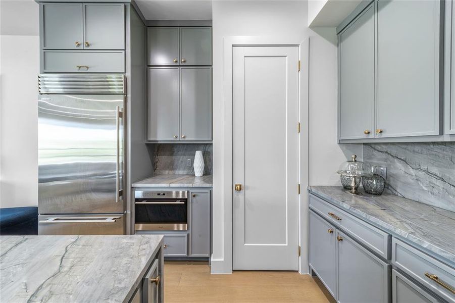 Furnished interior view inside a new home in , Dallas (Image 26).