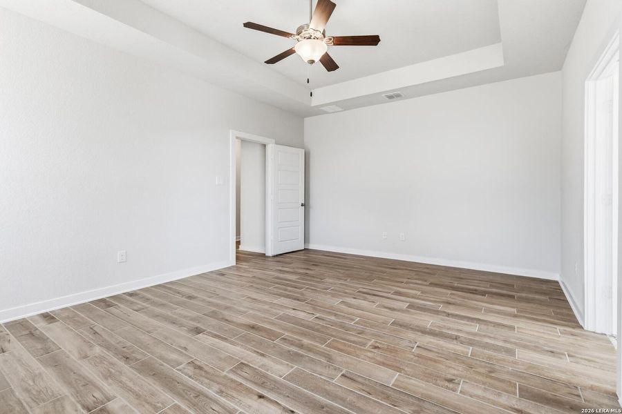 Spacious, unfurnished interior of a new home in Lonesome Dove, San Antonio (Image 26).