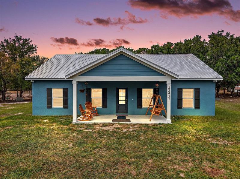 Exterior details and patio area of a home in , Groveland (Image 20).