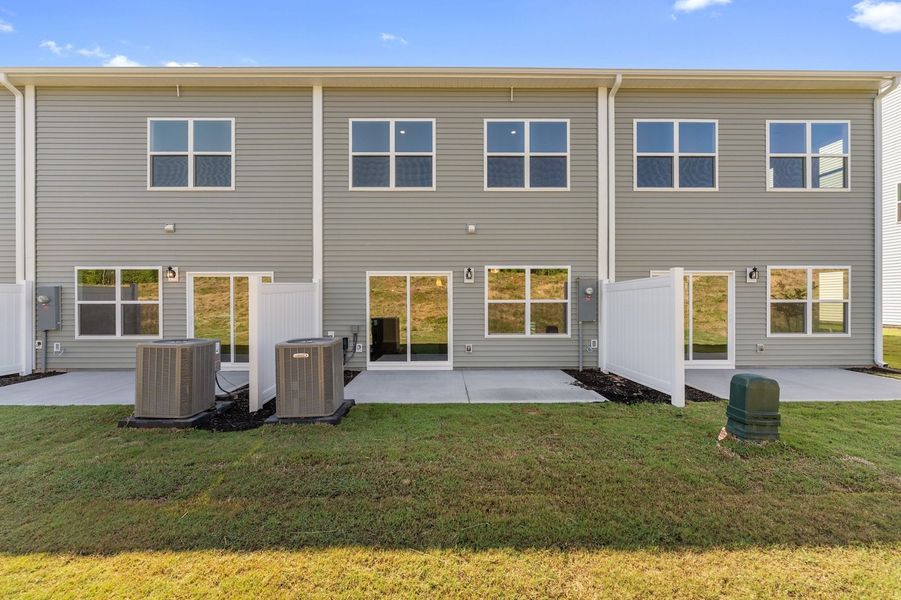 Exterior details and patio area of a home in Edwards Station, Taylors (Image 3).