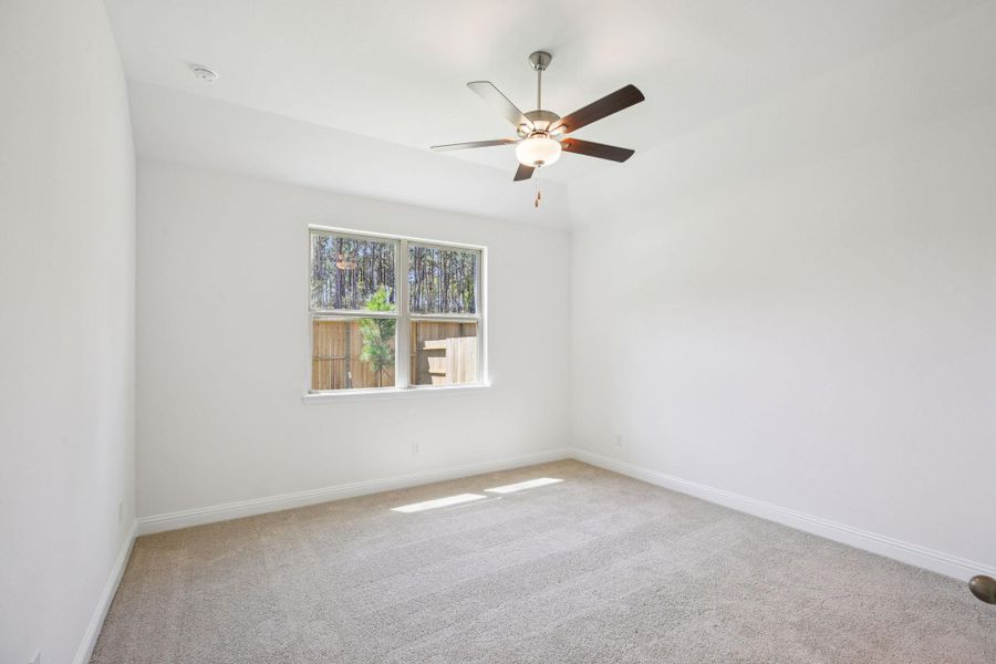 Spacious, unfurnished interior of a new home in Evergreen 40', Conroe (Image 35).