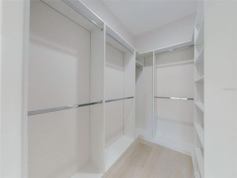 Spacious, unfurnished interior of a new home in , Ocala (Image 26).