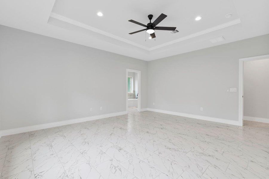 Spacious, unfurnished interior of a new home in , Bastrop (Image 15).