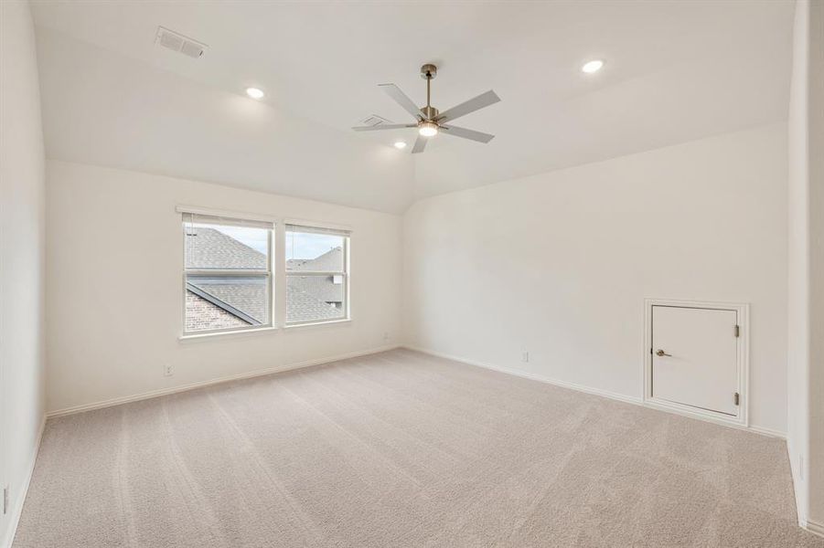 Spacious, unfurnished interior of a new home in Union Park Classic 60, Little Elm (Image 29). Spacious, unfurnished interior of a new home in Union Park Classic 60, Little Elm (Image 29).