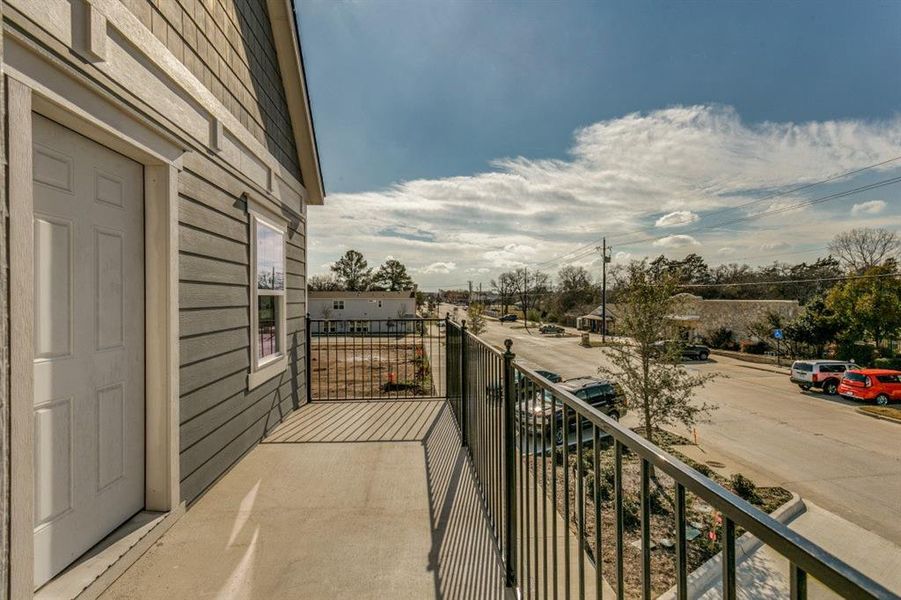 Exterior details and patio area of a home in , Coppell (Image 3).