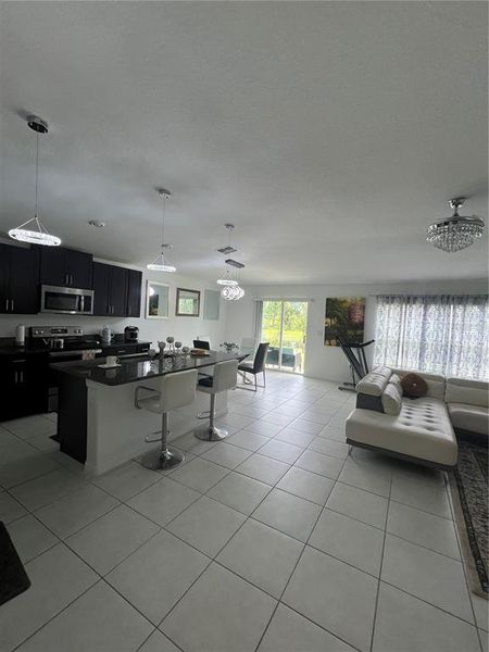 Image 34 of a home in North Park Isle.