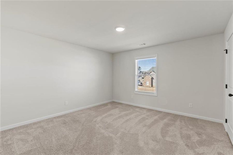 Spacious, unfurnished interior of a new home in , Auburn (Image 38).