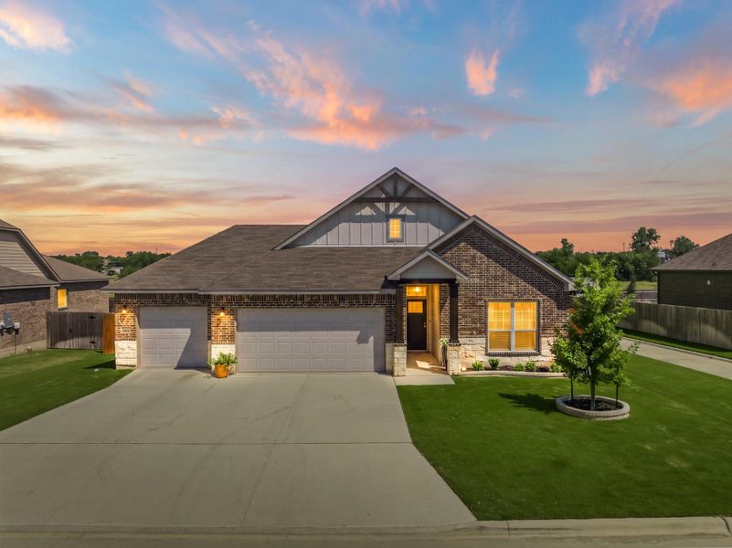 Front exterior of a new home in , Temple, TX, highlighting curb appeal (Image 20). Front exterior of a new home in , Temple, TX, highlighting curb appeal (Image 20).