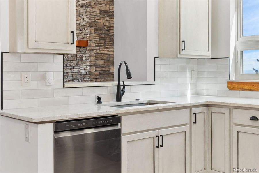 Granite Countertops and custom cabinets with soft close doors/drawers