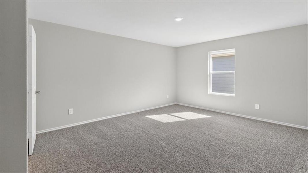Spacious, unfurnished interior of a new home in Hickory Grove, Denton (Image 11).