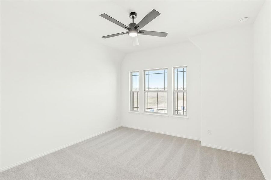 Spacious, unfurnished interior of a new home in Willow Wood, McKinney (Image 33).