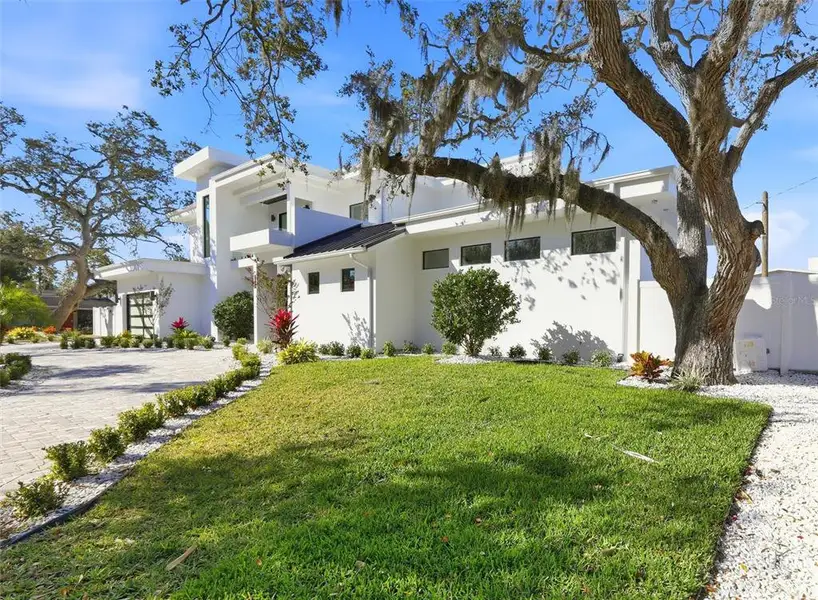 Exterior details and patio area of a home in , Sarasota (Image 3).