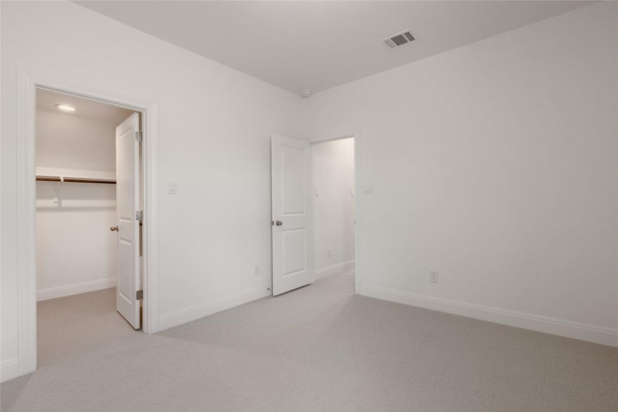 Spacious, unfurnished interior of a new home in The Porch at Du Pre, Buda (Image 19). Spacious, unfurnished interior of a new home in The Porch at Du Pre, Buda (Image 19).