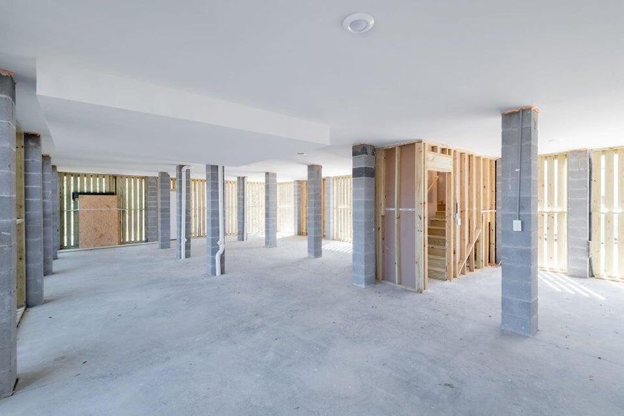 Spacious, unfurnished interior of a new home in Waterloo Estates, Johns Island (Image 14).