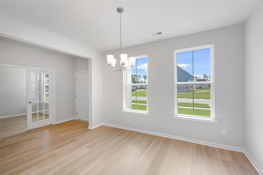Spacious, unfurnished interior of a new home in , Summerville (Image 24).