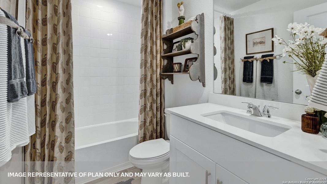 Furnished interior view inside a new home in Sonoma Oaks, Fredericksburg (Image 19).