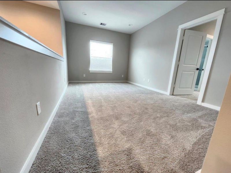 Spacious, unfurnished interior of a new home in 420 Benbrook, Houston (Image 13). Spacious, unfurnished interior of a new home in 420 Benbrook, Houston (Image 13).