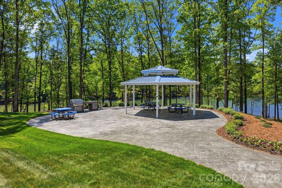 The Courtyards at Lake Davidson lake access