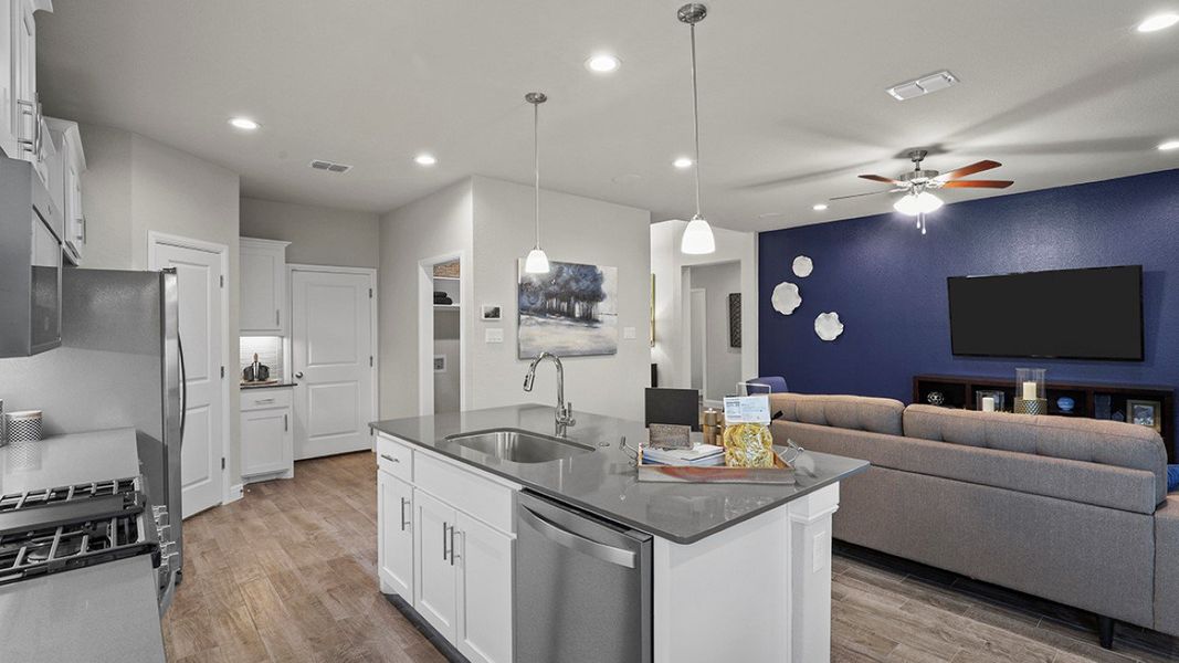 Furnished interior view inside a new home in Trails of Elizabeth Creek, Fort Worth (Image 5). Furnished interior view inside a new home in Trails of Elizabeth Creek, Fort Worth (Image 5).