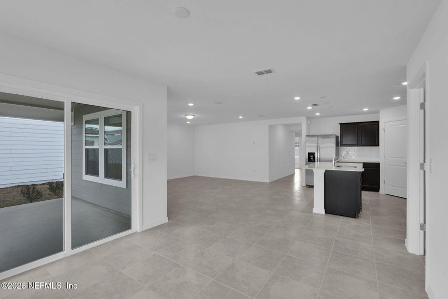 Spacious, unfurnished interior of a new home in Wells Landing, Jacksonville (Image 17).