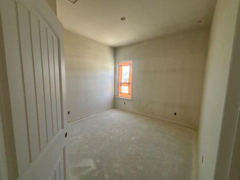Spacious, unfurnished interior of a new home in Waterford Park, Weatherford (Image 11). Spacious, unfurnished interior of a new home in Waterford Park, Weatherford (Image 11).