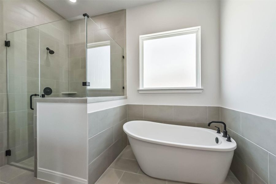 Furnished interior view inside a new home in , Baytown (Image 10).
