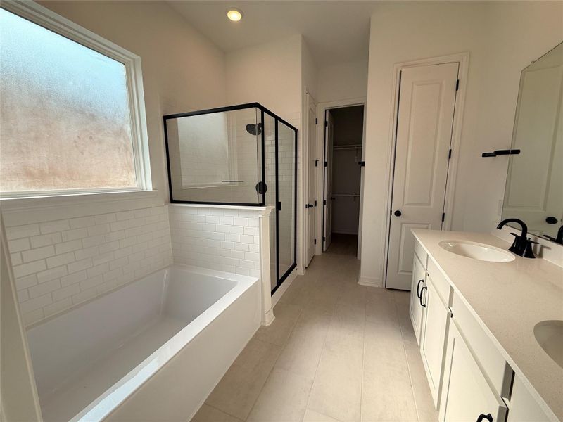 Furnished interior view inside a new home in Wildrye, Waller (Image 4).