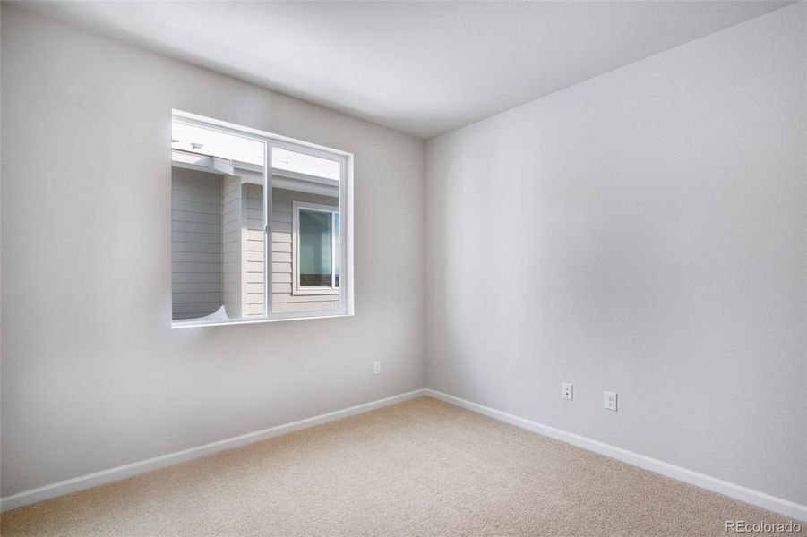 Spacious, unfurnished interior of a new home in Sugar Mill Village, Longmont (Image 14).