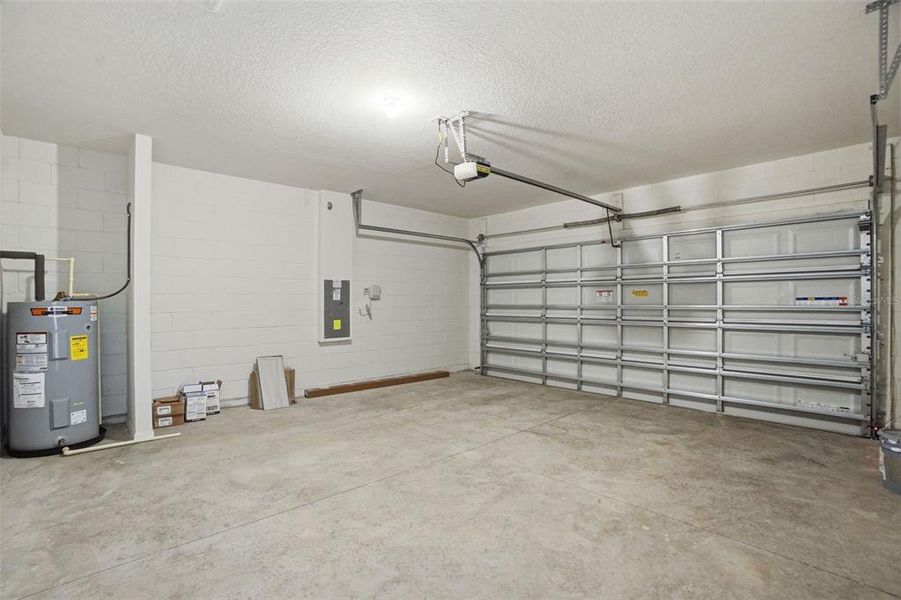 Spacious, unfurnished interior of a new home in Leyland Preserve - Premier Series, Brooksville (Image 48).