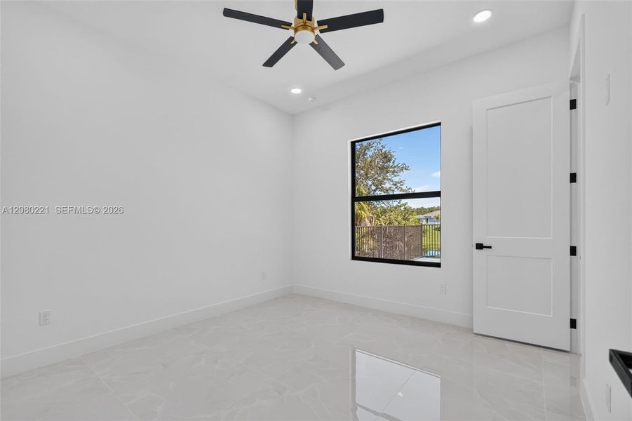 Spacious, unfurnished interior of a new home in , Cape Coral (Image 72).