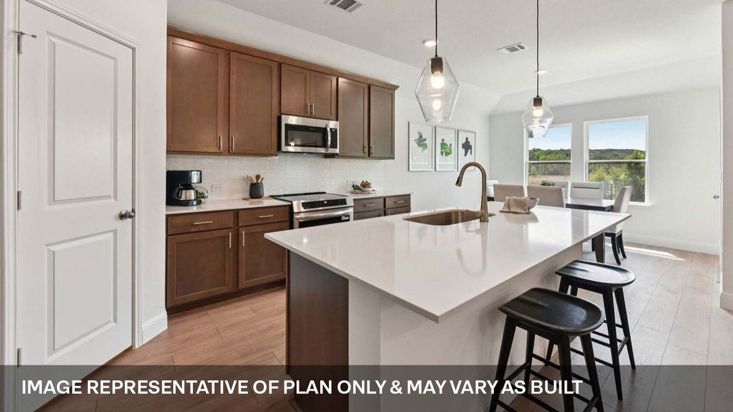 Representative furnished interior of a home built from the The Fairfield by D.R. Horton in Riverview, Georgetown (Image 12).
