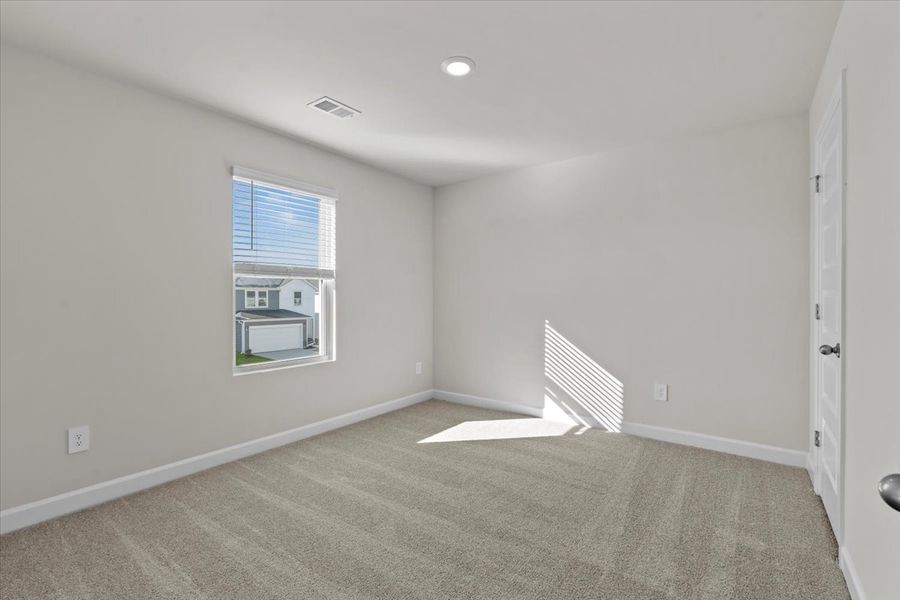 Spacious, unfurnished interior of a new home in Creek Ridge - Heritage Collection, Spartanburg (Image 18).