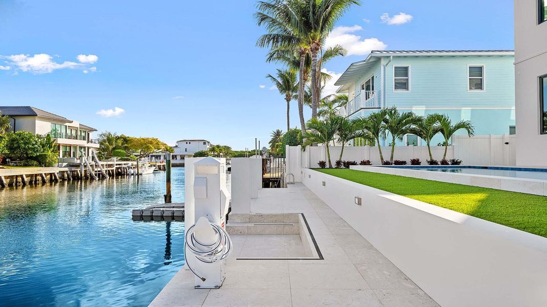 721 NE Marine Dr (43)