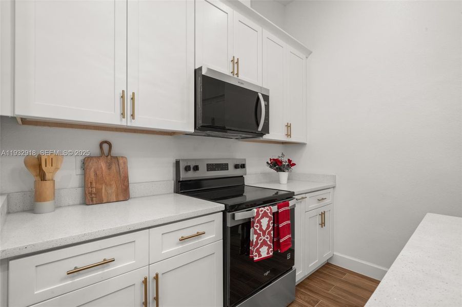 Furnished interior view inside a new home in , Sebring (Image 11).