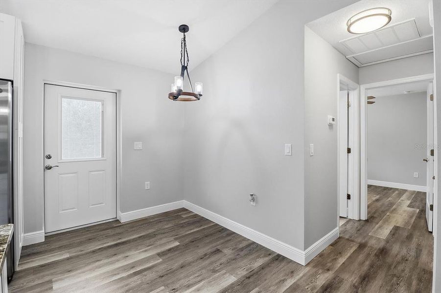 Spacious, unfurnished interior of a new home in , Crystal River (Image 19).